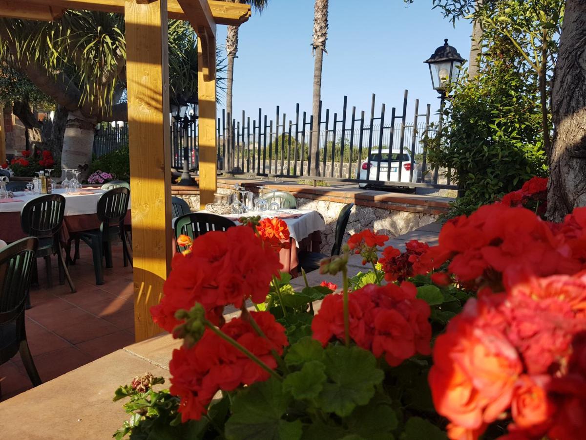 Villa Antonino Giardini-Naxos Buitenkant foto